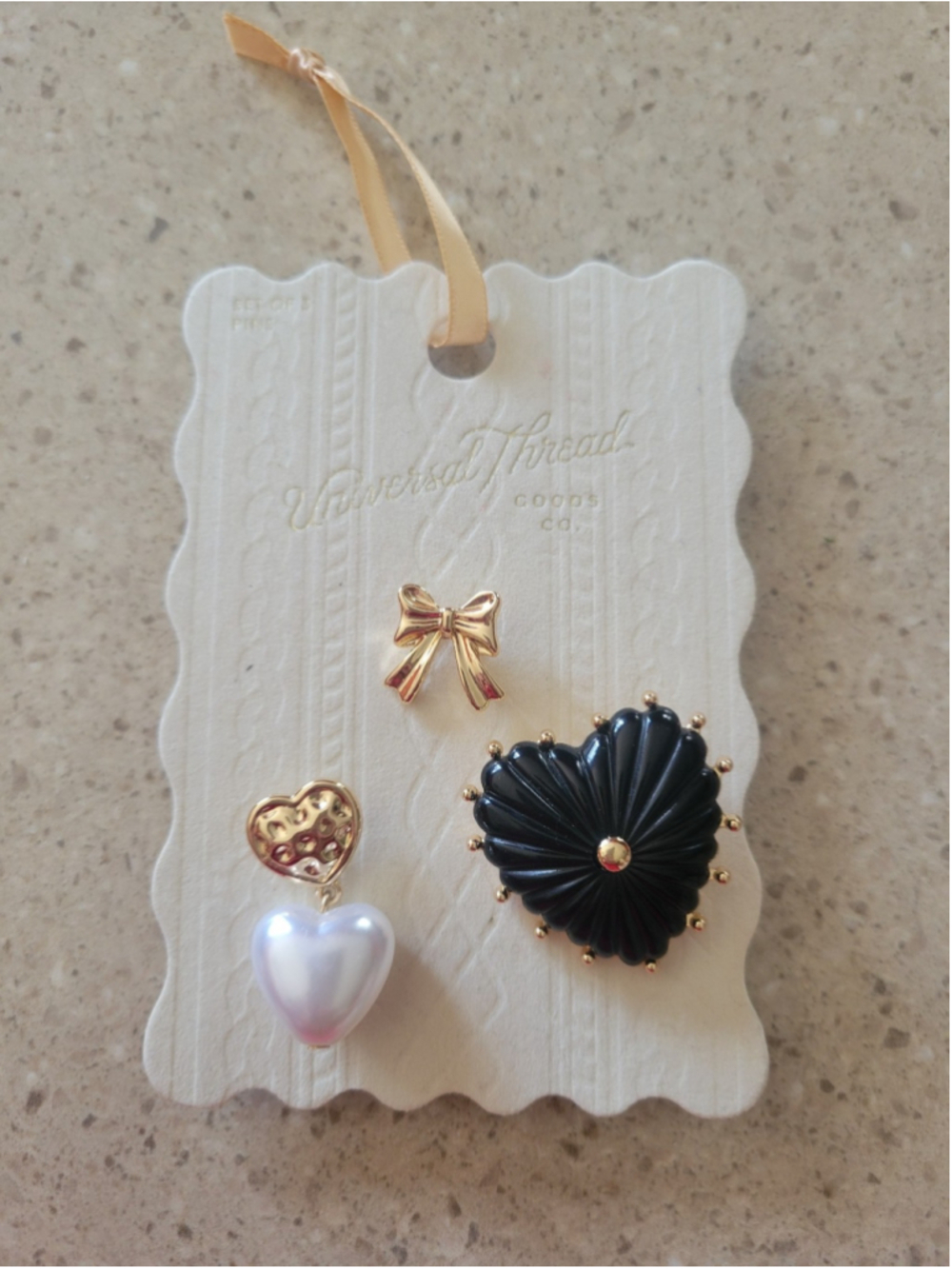 Set of 3 enamel pins / brooches